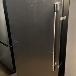 New Open Box Frigidaire Upright Freezer Refrigerator With Ice Maker 