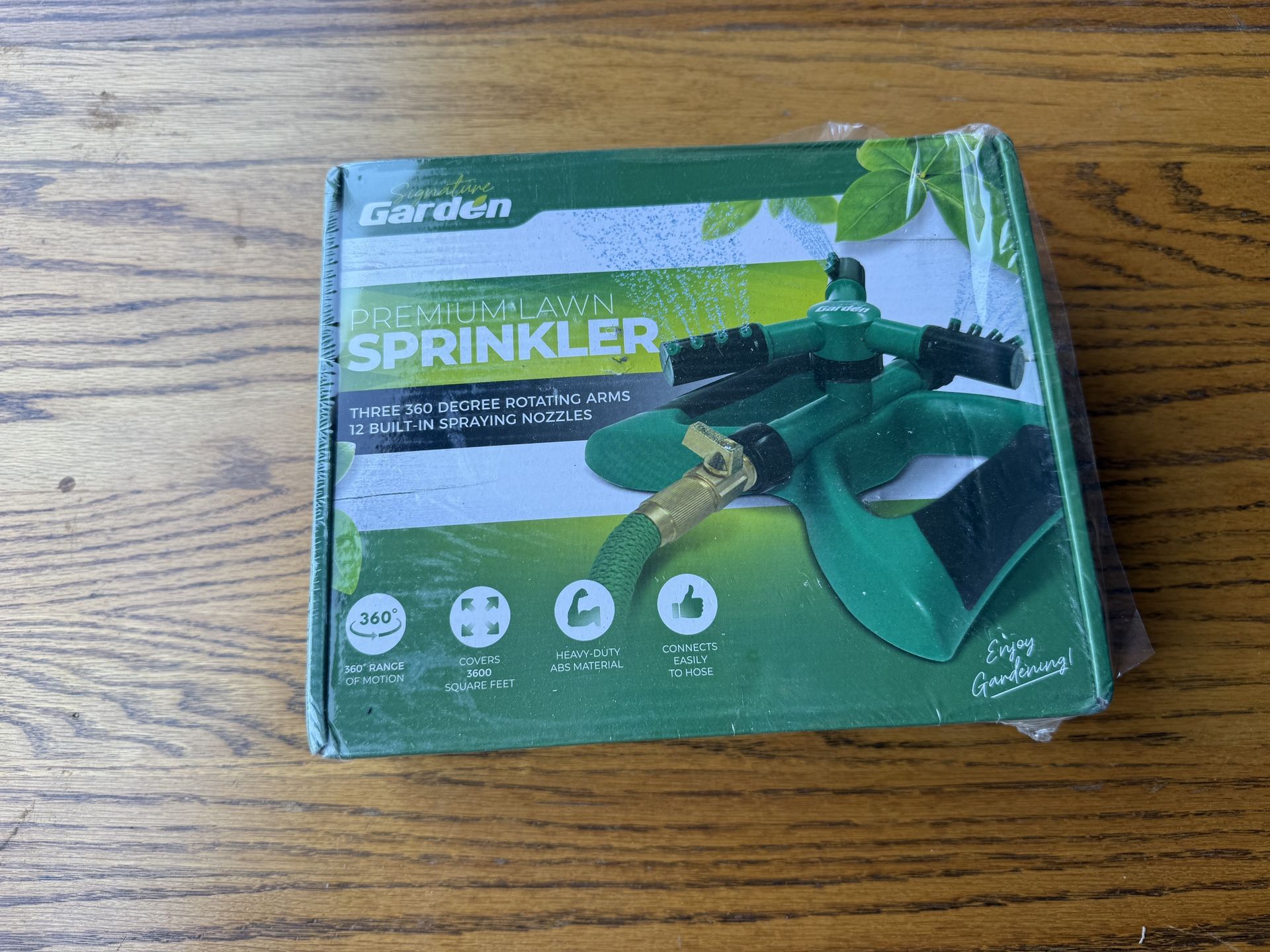 Signature Garden Premium Lawn Sprinkler – Brand New