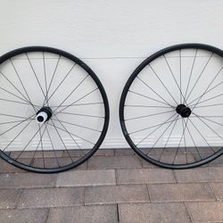 Dt Swiss R470 Wheelset, Clincher,  Tubeless Ready - Brand New