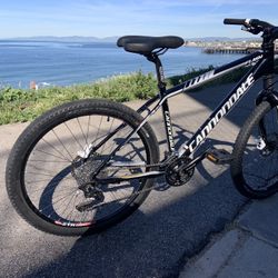 Cannondale Fatty Flash F3. 30 Speed Small Size Lightweight Aluminum Frame With Hydraulic Disc Brakes And Carbon Fiber Handles And Seat Post 