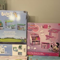 BlueyMinnie Mouse 3-Piece Art & Play Toddler Room-in-a-Box by Delta Children – Includes Draw & Play Desk, Art & Storage Station & Fabric Toy Box, Pink