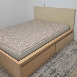 Queen Bed with 4 drawers & Mattress 