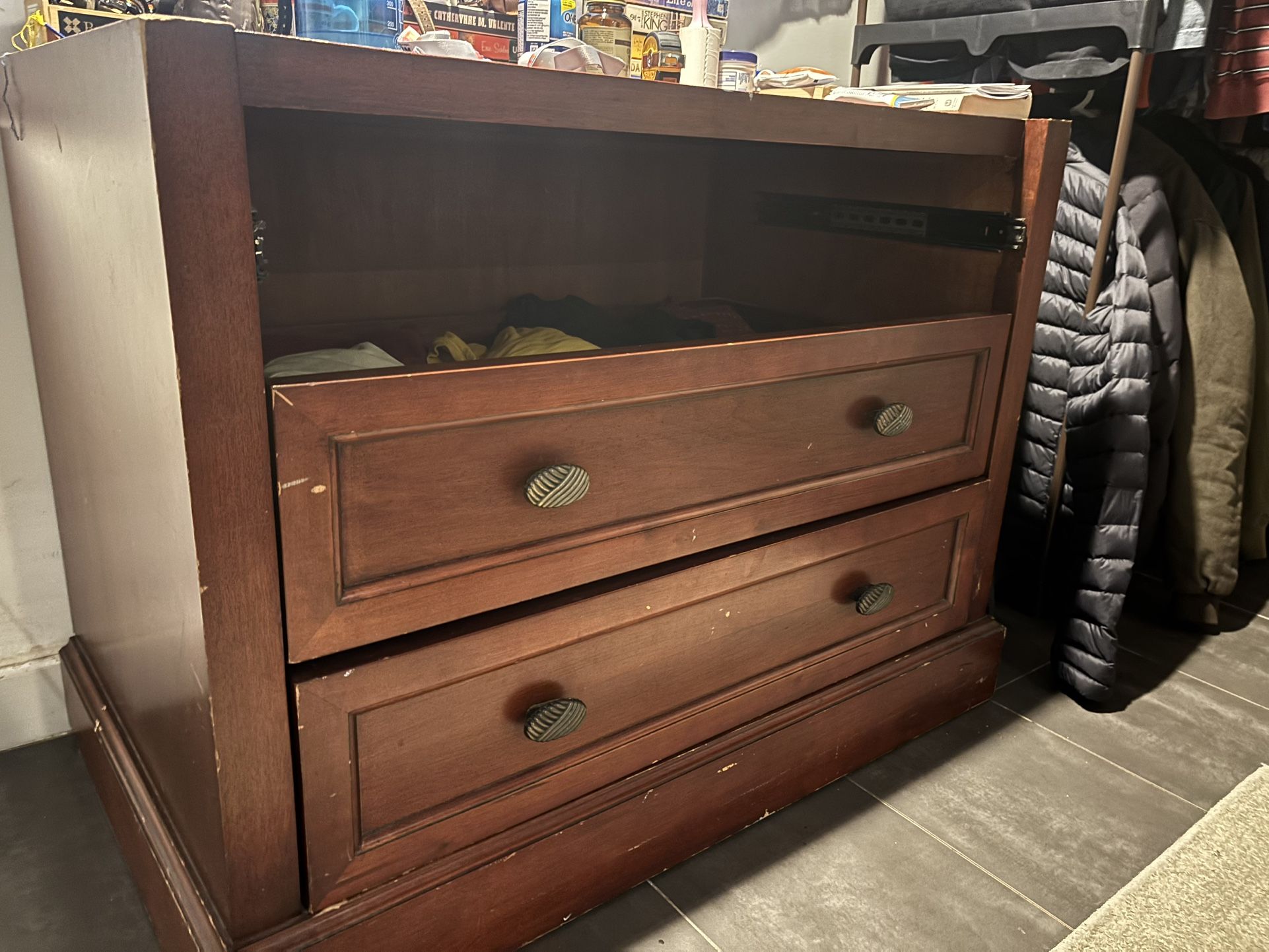 Dresser Free To Good Home!