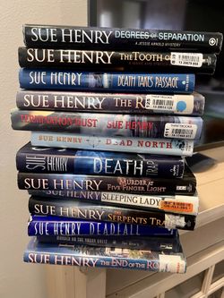 Lot Of 13 Sue Henry Books!