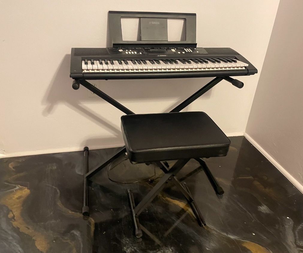 Yamaha EZ-220 Keyboard 