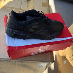 Nike Shoes Men Size 8.5 New 