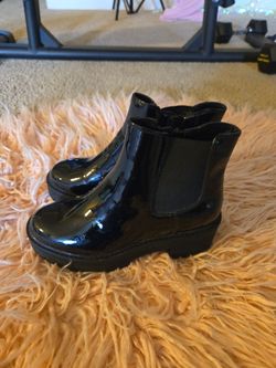 Girl's Patent Leather Boots