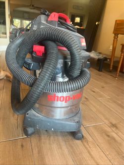 Shop vac 6 gallons 22.7 liters   4.5 HP/preowned