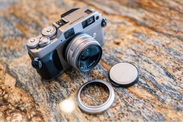 Contax G1 35mm Film Camera + Zeiss 28mm Biogon Lens — Excellent Condition