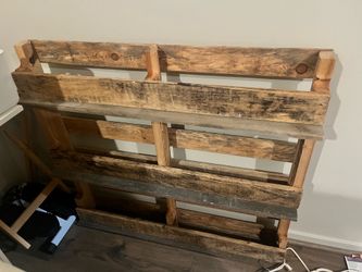 Palette Shelf