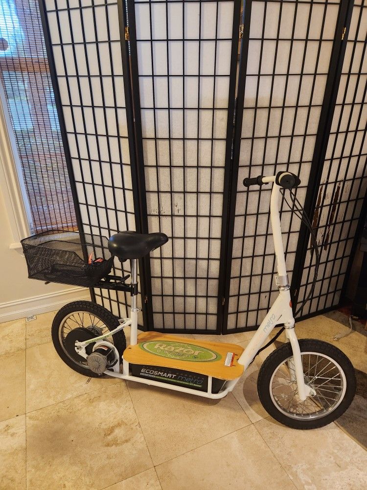 Razor EcoSmart Metro Electric Scooter