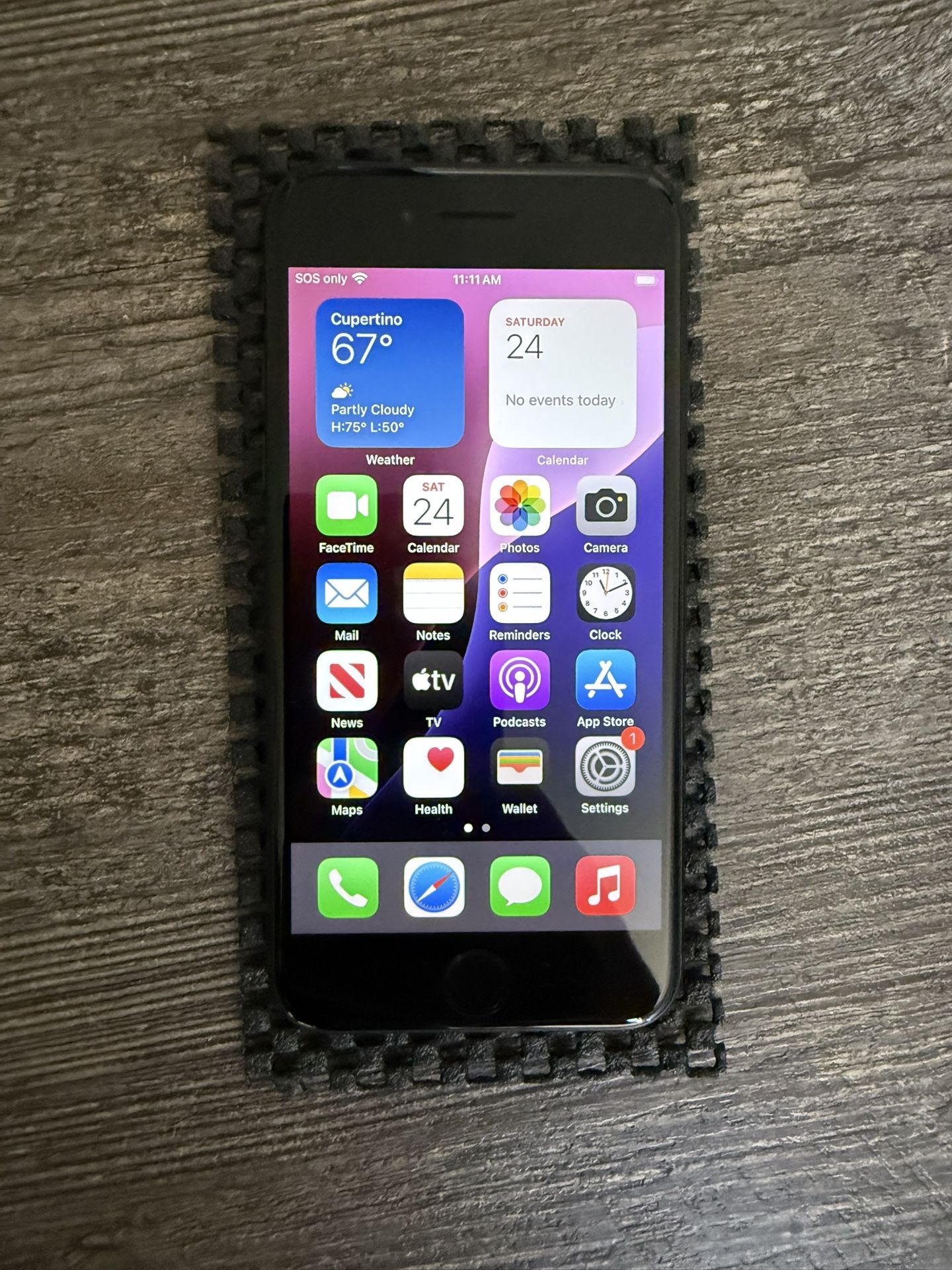 Apple iPhone SE 3rd Generation iCloud And Carrier Unlocked