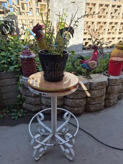Iron Plant Stand with Removable Glass Top 28" Tall