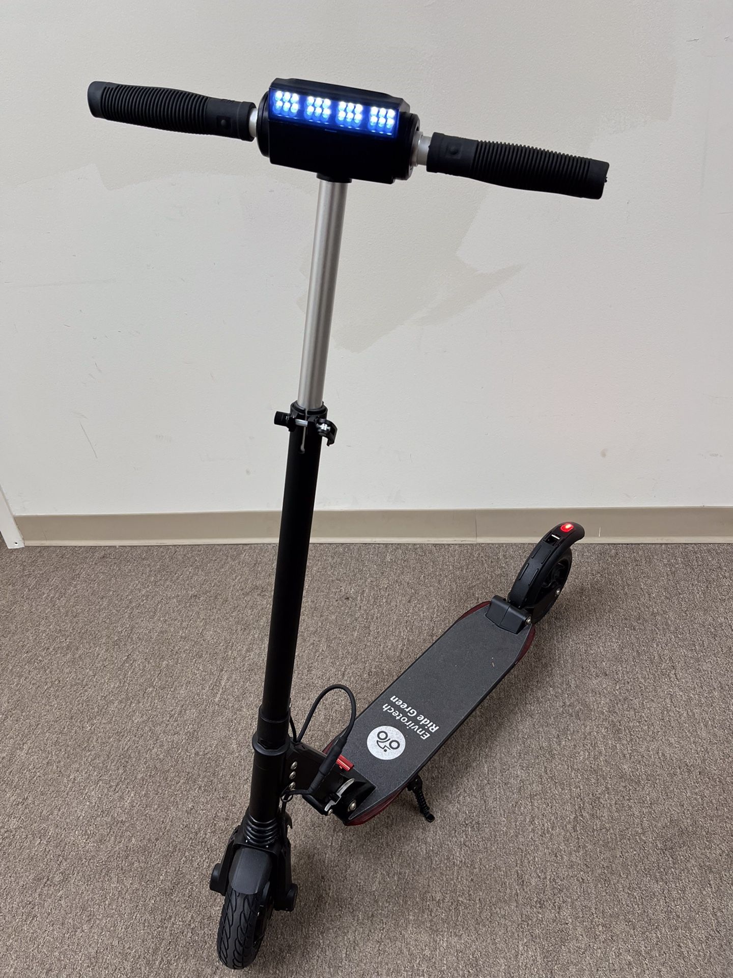 Stand Up Scooter, Skate , 36 Watt 350 Watt Motor Great Quality $299