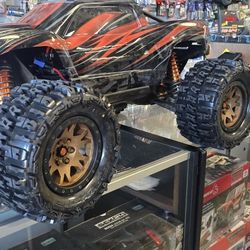 Traxxas Xmaxx Built 8s Setup