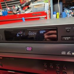 Hitachi DV-C605 DVD /CD player