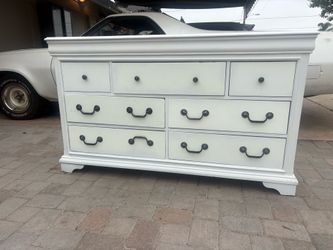 bedroom dresser