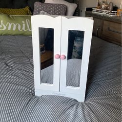 mueblecito para ropa de muneca