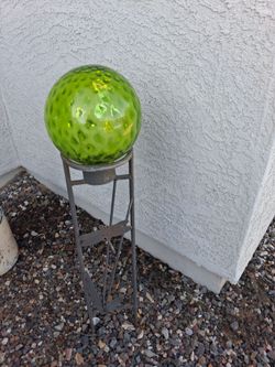 Humming bird feeder