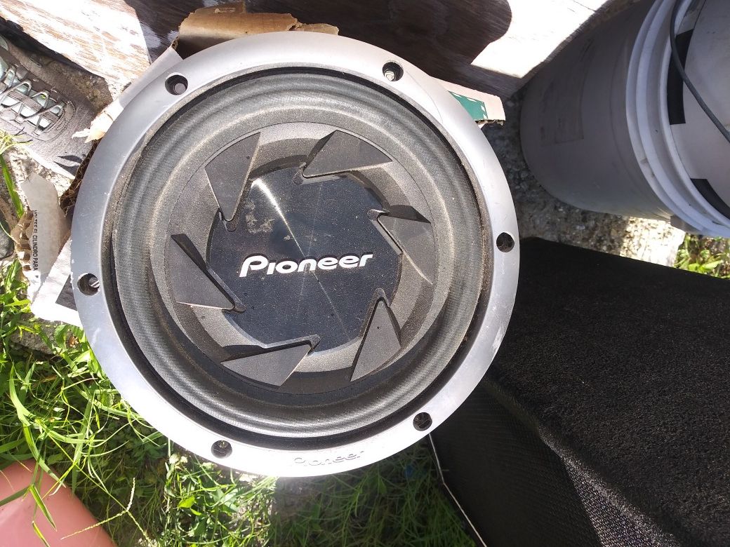 Pioneer 10" subwoofer