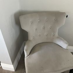 Comfortable Set Of chairs