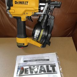 DEWALT Pneumatic 15° Coil Roofing Nailer