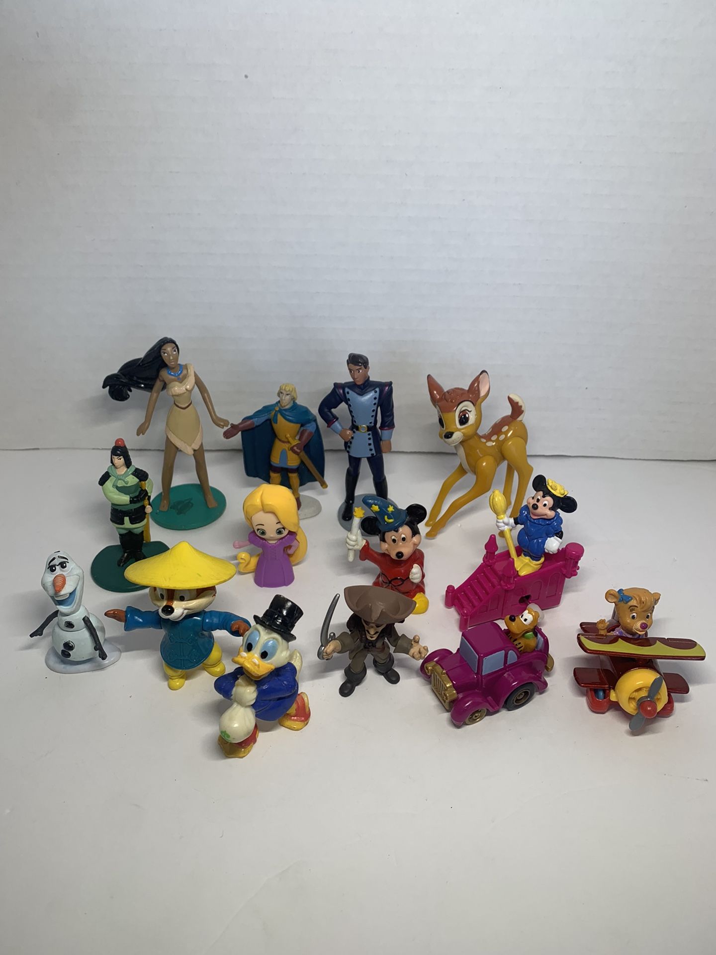 Lot 14 Disney characters