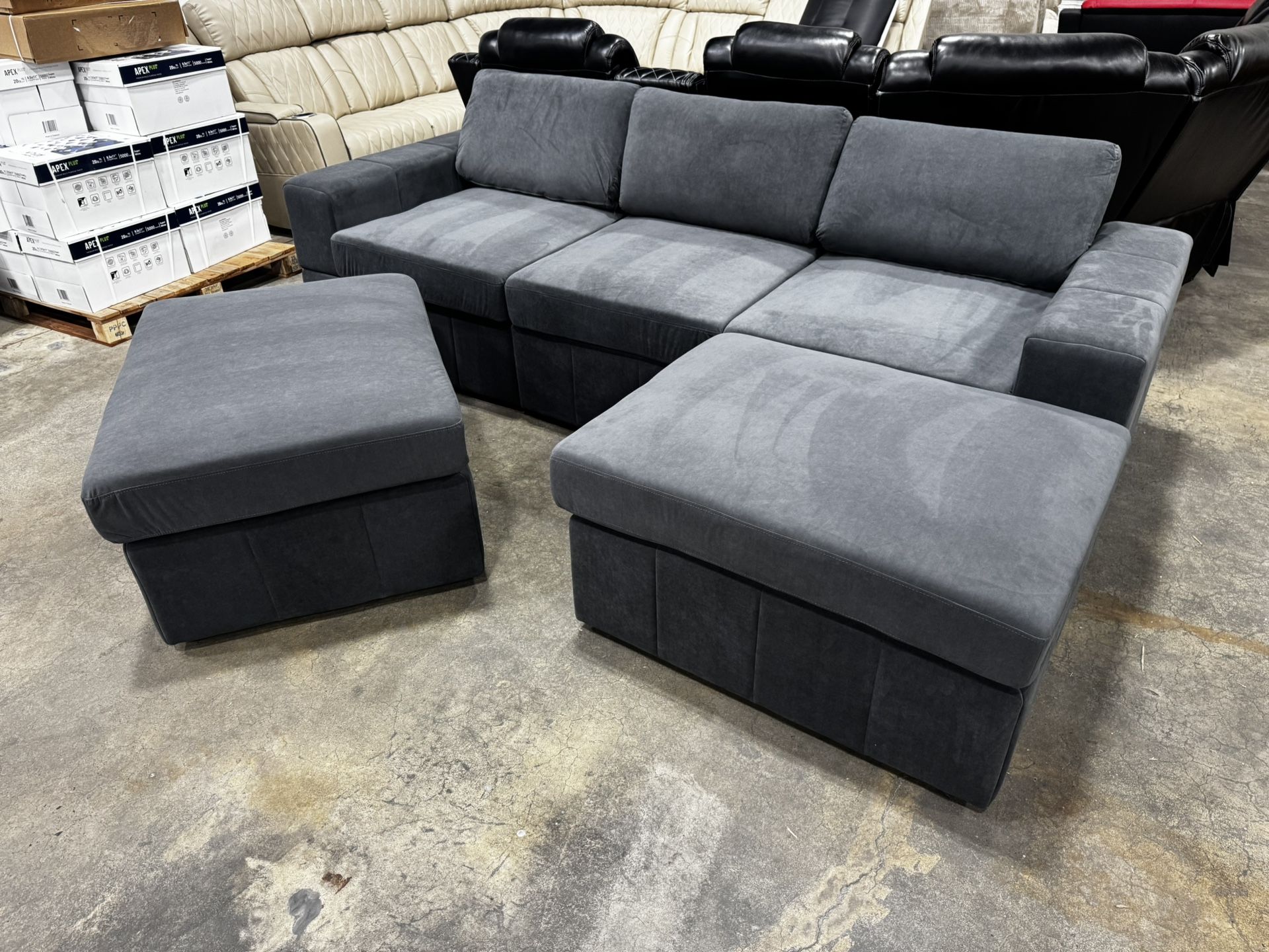 FREE DELIVERY AND INSTALLATION - 🚚 Brand New in Box 📦 Gray 5 Pieces Modular Sectional Reversible