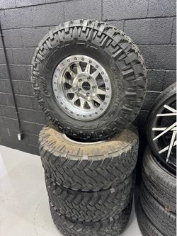 Method wheels + tires used set (bead locks , off a Jeep , 5 lug )