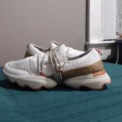 SOREL WOMEN SNEAKERS SIZE 9