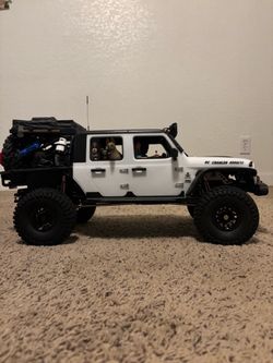 RC Axial 10.3 Gladiator w/custom honcho bed Vanquish,Element, RC4WD,FMS,TRAXXAS