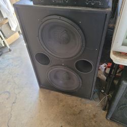 Speaker Box With Two 15" Woofers Has Crossover For Bass