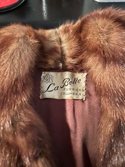 La belle women’s fur coat vintage