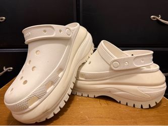 Crocs women 7