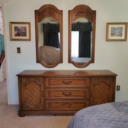 Elegant Vintage Heirloom  Bedroom Suite