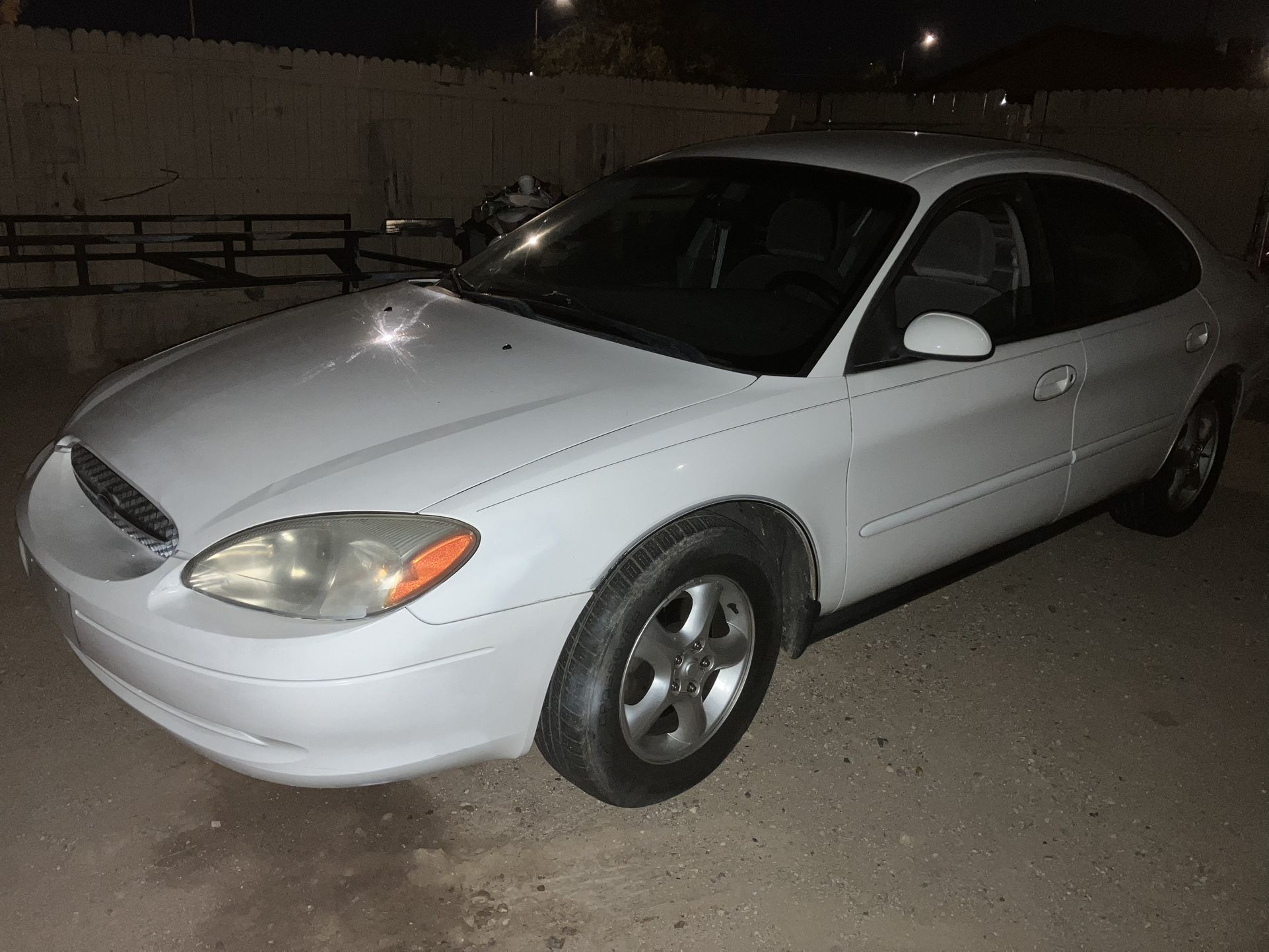 2001 Ford Taurus