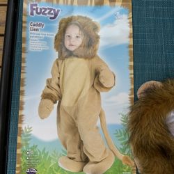 HALLOWEEN FUZZY Cuddly Lion Child Costume Size 12-24 Months  Snap-close inseam and mittens