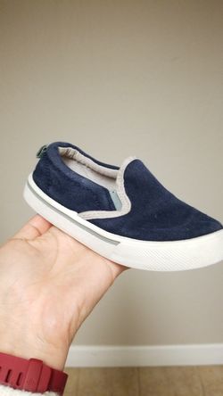 Oshkosh slip ons 9c