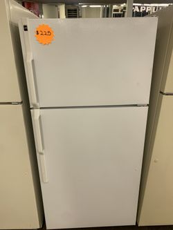 Hotpoint top and bottom white
