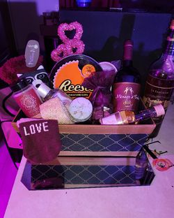 Valentine's Day Baskets & Gifts! Thumbnail