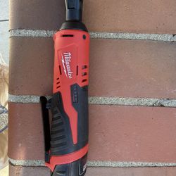 Milwaukee Ratchet 3/8” Cordless