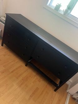 Black Dresser FREE (missing bottom right drawer)
