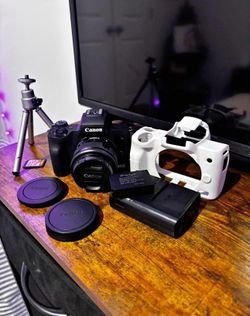 Canon EOS M50