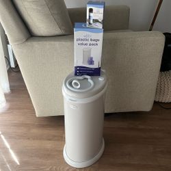 Ubbi Trash Can And Liners