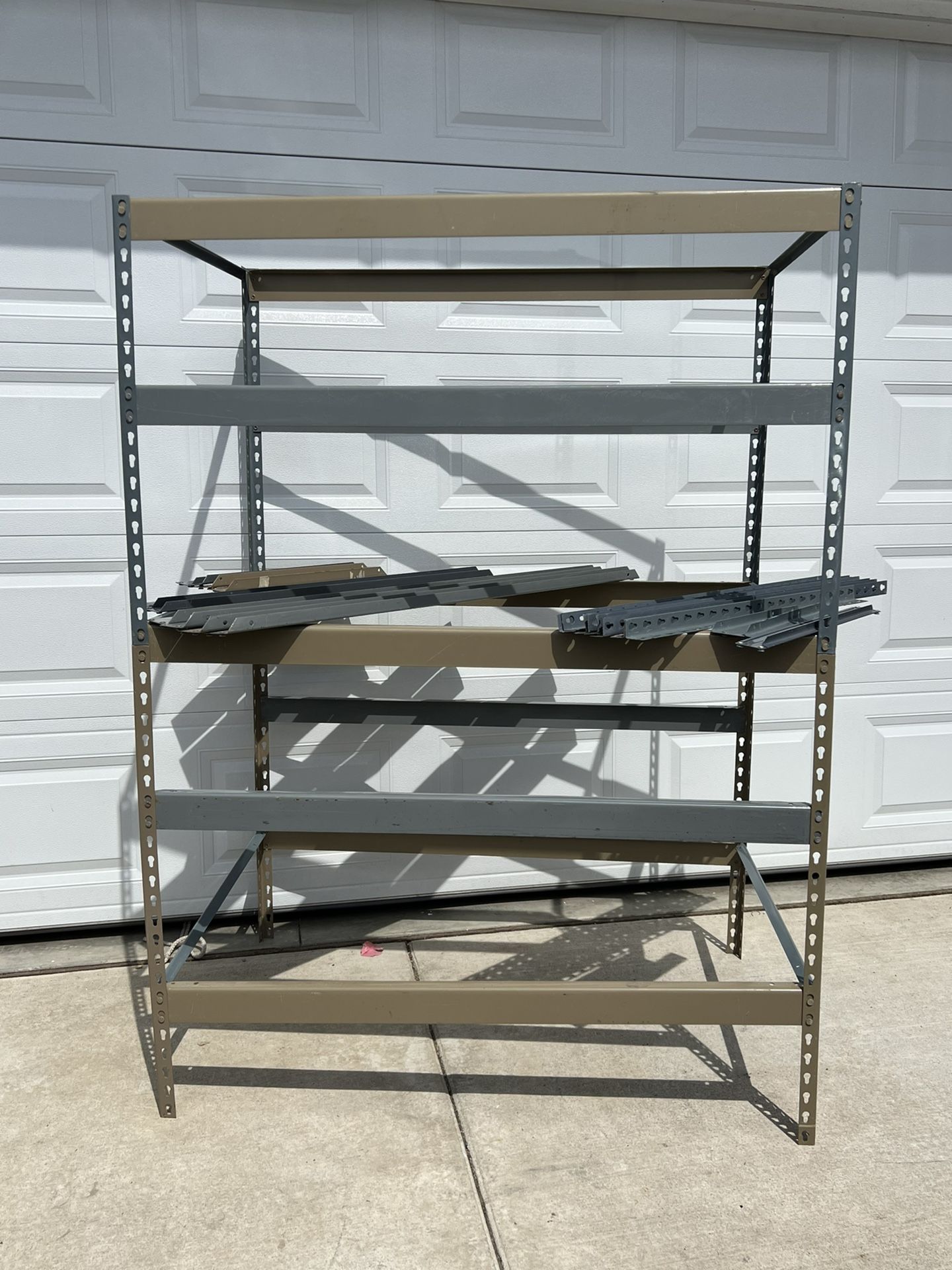 Shelf, Industrial Heavy Duty Boltless Shelving