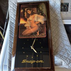 Classic snap on clock with photo
