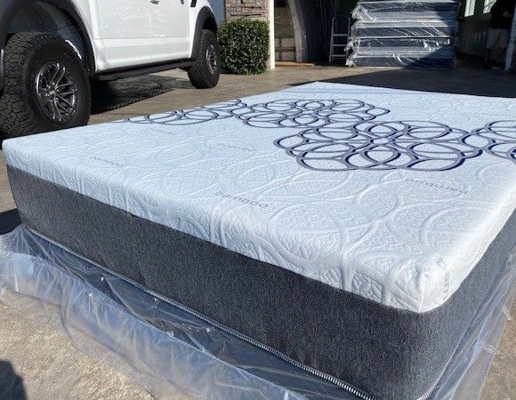 Full Bamboo Cool Gel Memory Foam!!