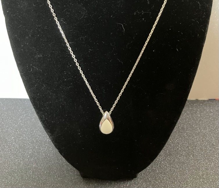 Silver Tone Chain with Beige Teardrop