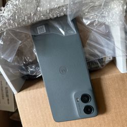 18 Motorola 5G Refurbished Like New Still Sealed