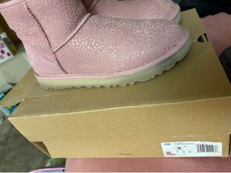 Pink Ugg boots size 9